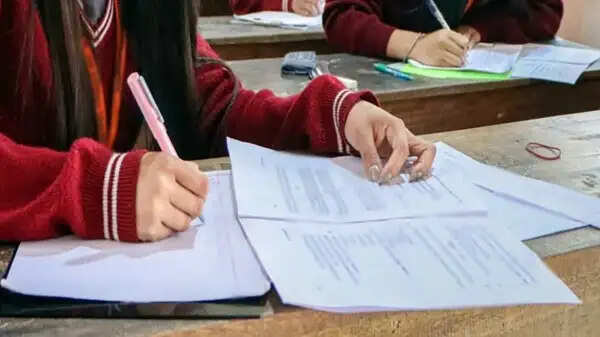 मप्र : 10वीं-12वीं की द्वितीय परीक्षा के लिए आवेदन अब 26 अप्रैल तक