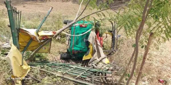 ट्रक ने टोटो में मारी टक्कर, बच्ची समेत छह लोग जख्मी; तीन पावापुरी