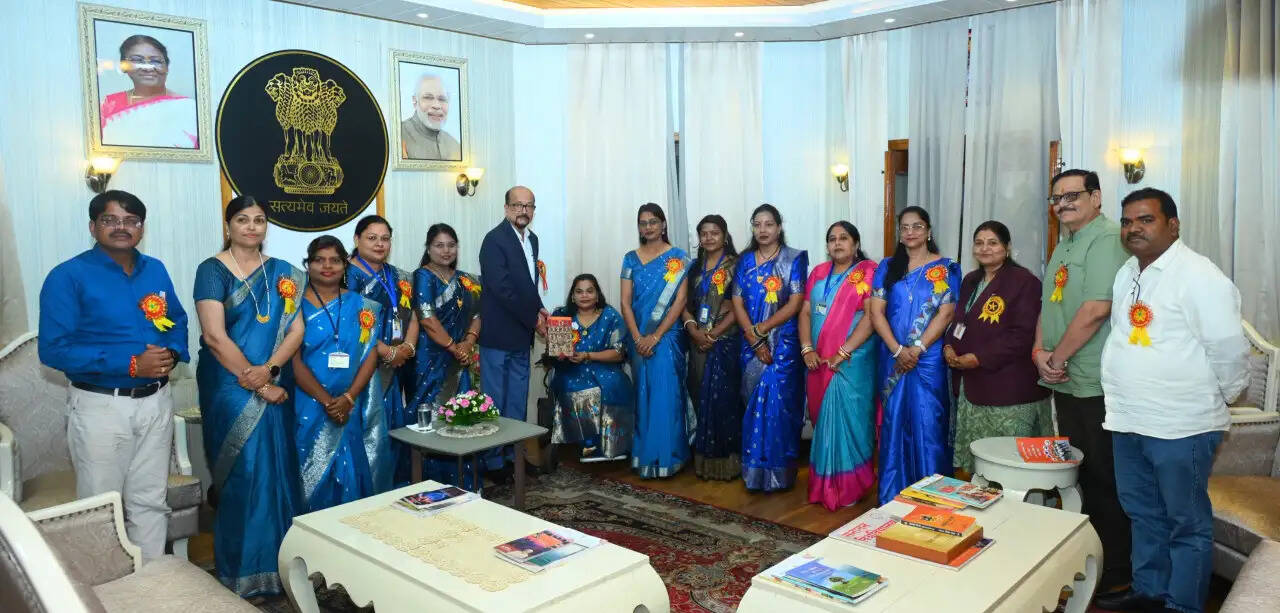 दृष्टिबाधित विद्यार्थियों को शिक्षा की मुख्यधारा से जोड़ने के लिए और अधिक प्रयास जरूरी : राज्यपाल रमेन डेका