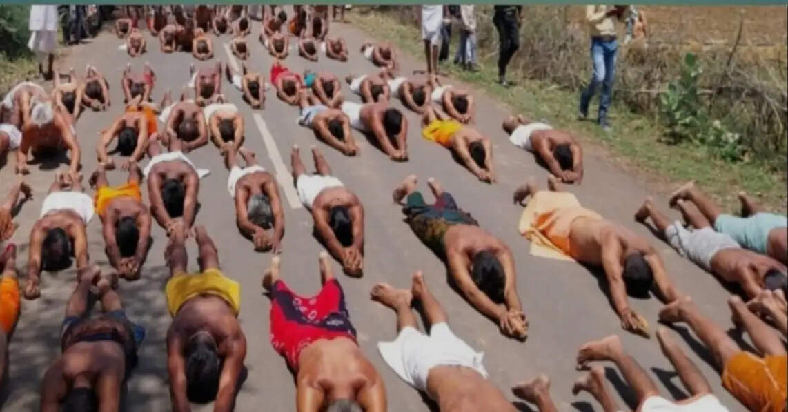 दमोहः चिलचिलाती धूप में भी नहीं डिगी आस्था, खेर माता मंदिर पर उमड़ा श्रद्धा का सैलाब