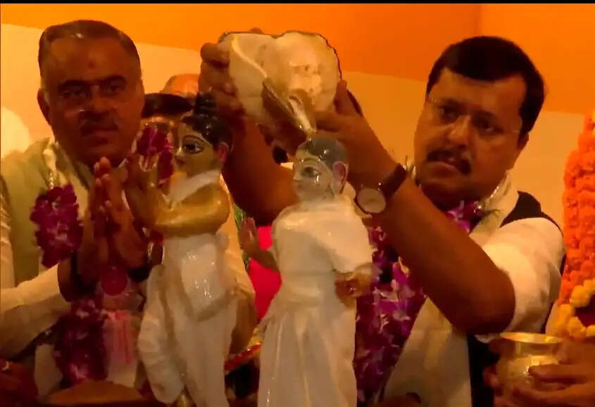 नितिन नवीन ने दिल्ली के इस्कॉन मंदिर में की पूजा-अर्चना