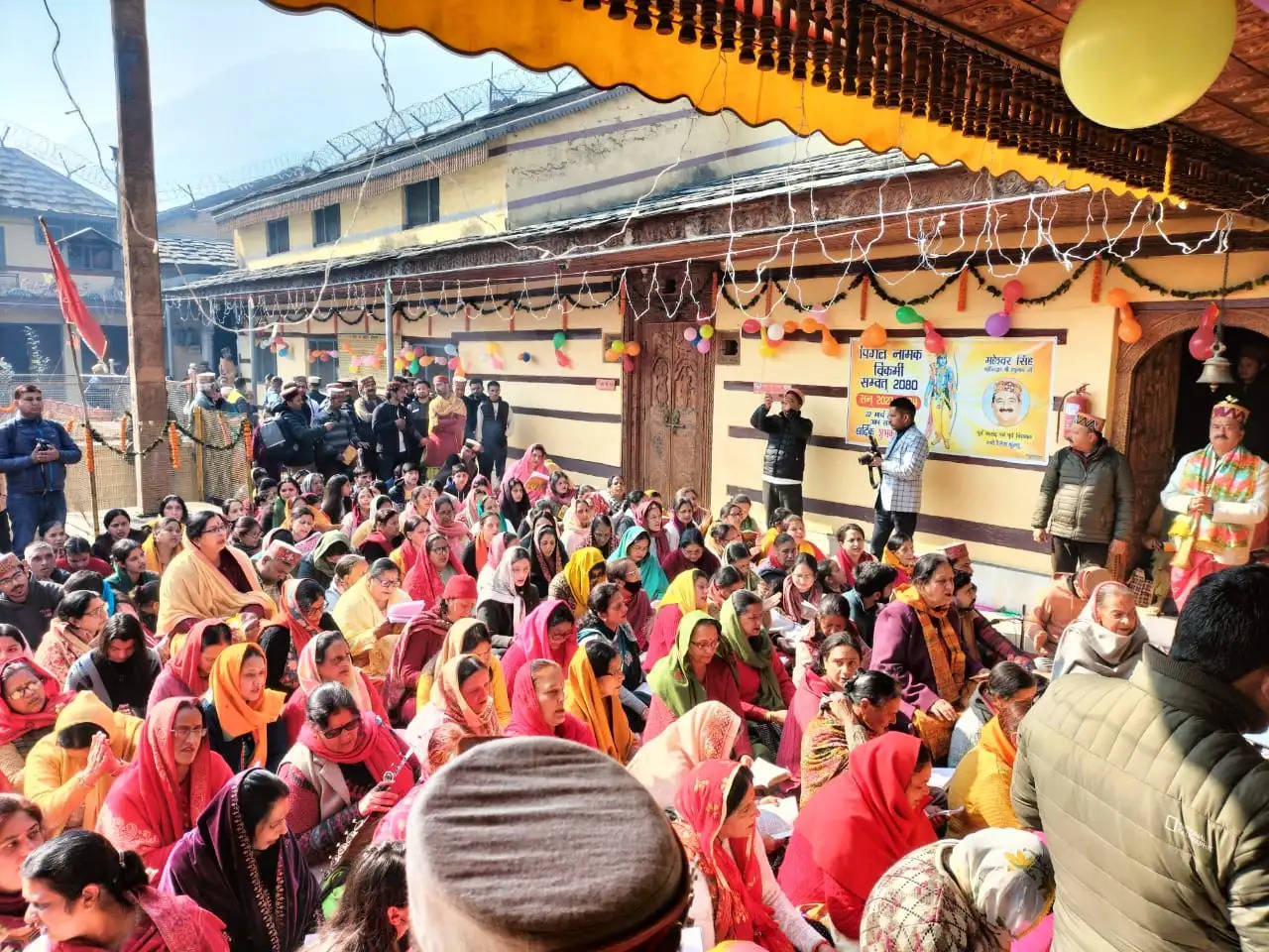 कुल्लू घाटी हुई राम मय, मंदिरों में जुटी भीड़