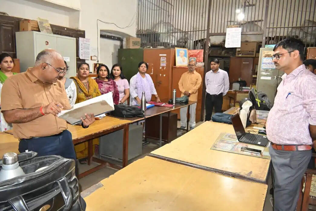 मानसून की बारिश में लापरवाही बर्दाश्त नहीं, जिम्मेदार अधिकारी क्षेत्र में रहें सक्रिय : जितेंद्र प्रताप सिंह