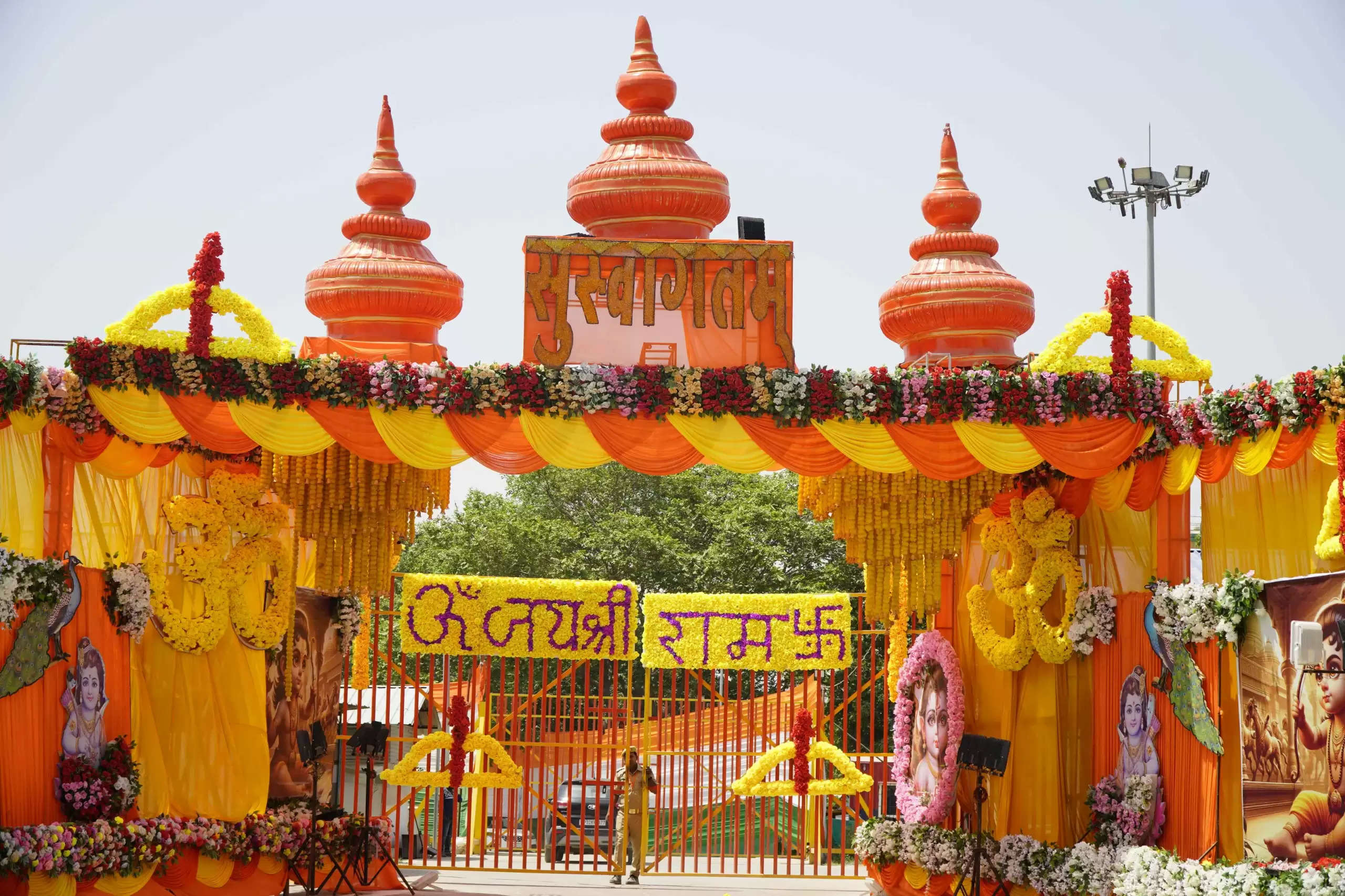 प्रधानमंत्री का काफिला पहुंचा श्री रामजन्मभूमि मंदिर