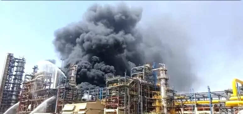 पचपदरा रिफाइनरी में उद्घाटन से एक दिन पहले आग, मची अफरातफरी
