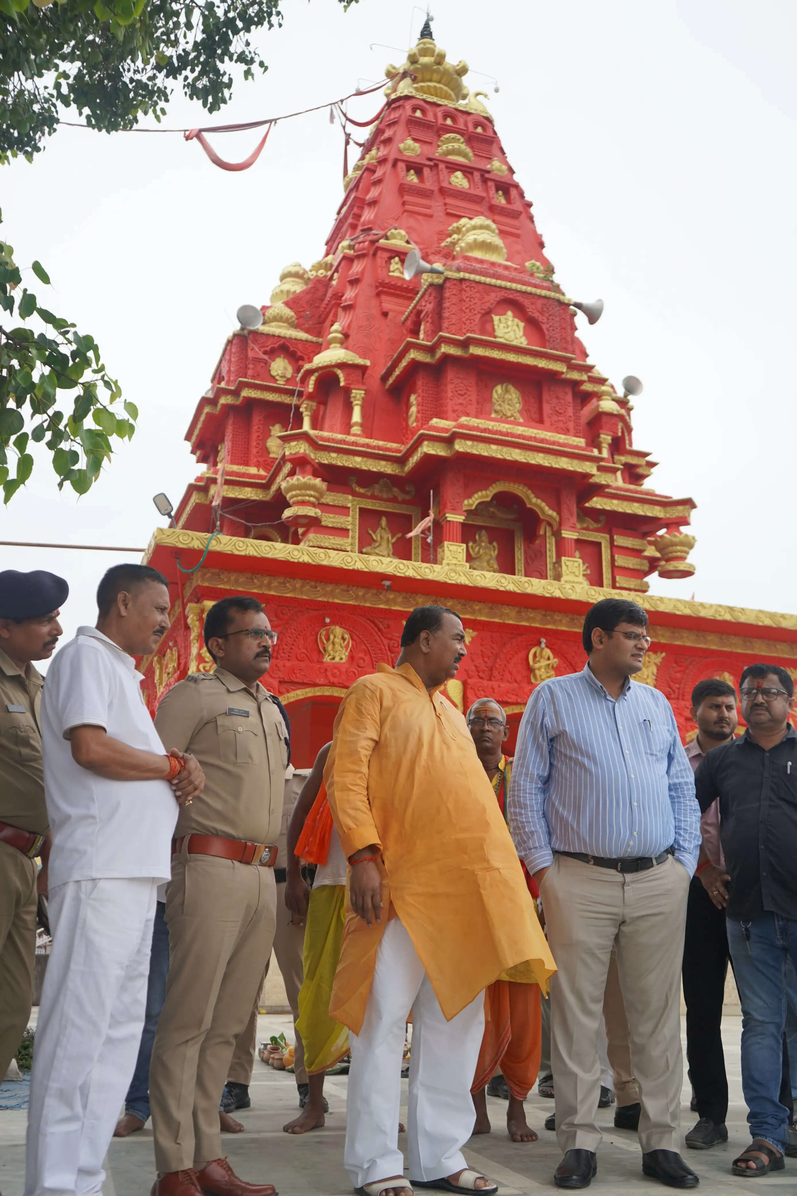 डीएम और एसपी ने श्रावणी मेला को लेकर सुन्दरनाथ धाम का लिया जायजा,सोमवारी पर वाहनों के प्रवेश पर लगाई रोक