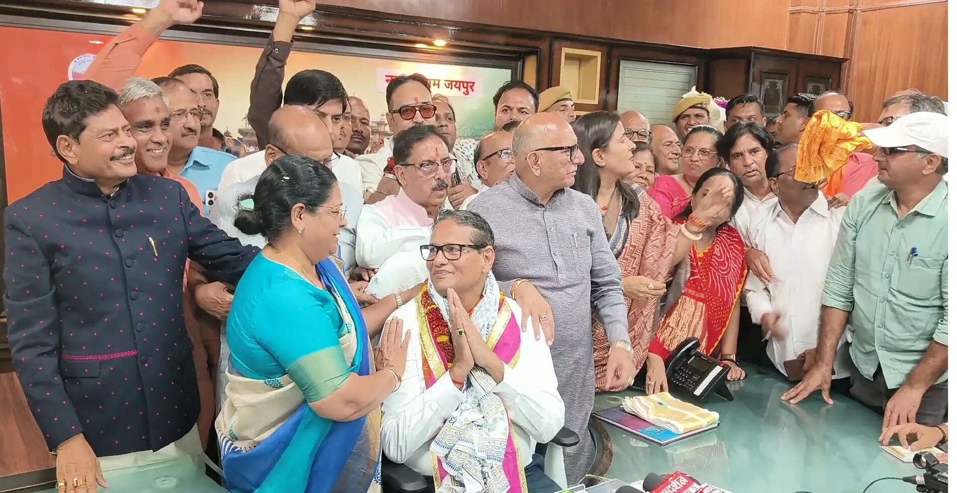 सुनील कोठारी के सिर सजा जयपुर महापौर का ताज