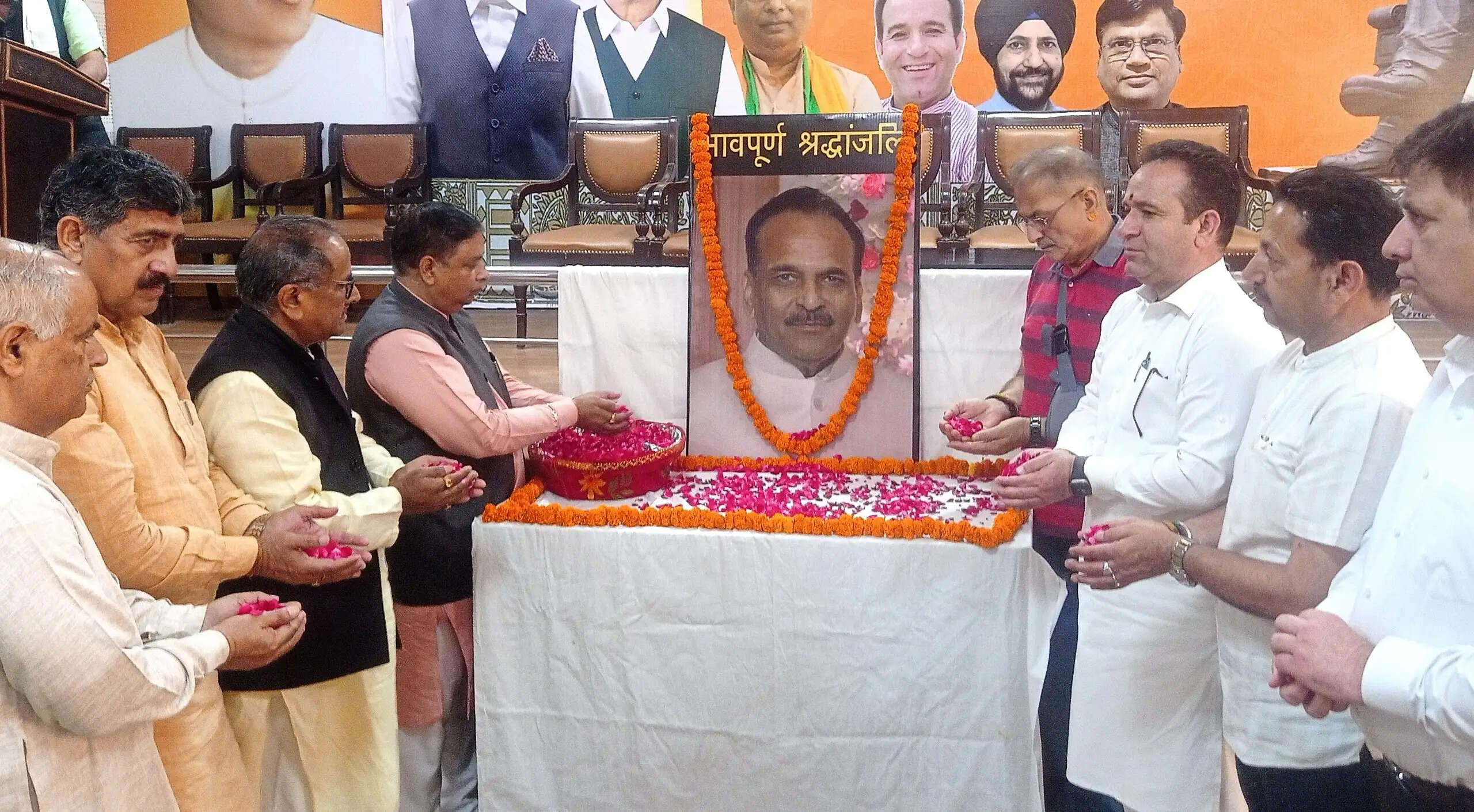 भाजपा ने पूर्व एमएलसी को दी श्रद्धांजलि