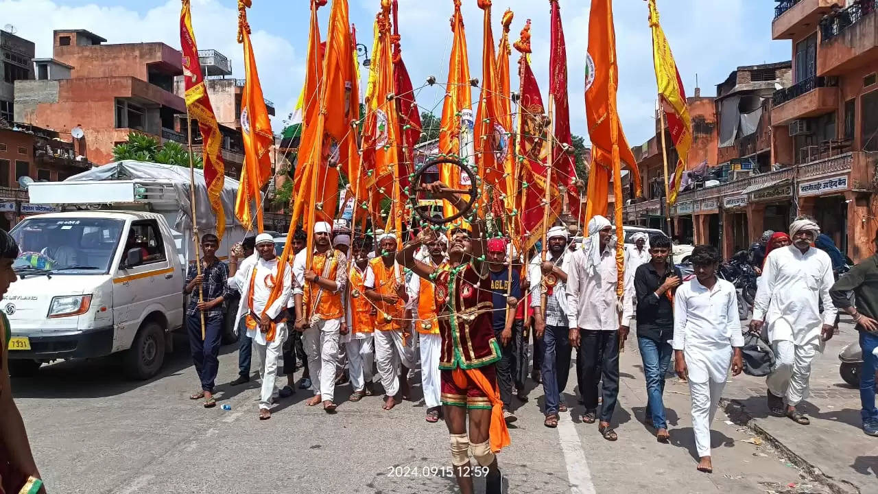 श्री दादू पालकॉ भैराणा धाम की विशाल पदयात्रा का शुभारंभ