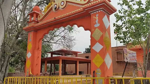 शिवपुरी: बलारी माता मंदिर प्रबंधन और प्रशासन में बनी सहमति, भक्तों को नहीं रोका जाएगा