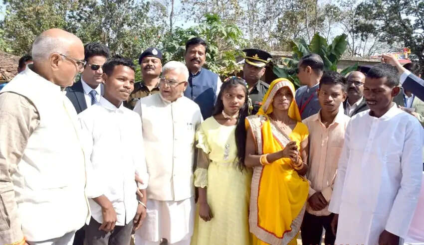 पात्र को योजनाओं का लाभ मिले, तभी साकार होगा विकसित भारत : राज्यपाल पटेल