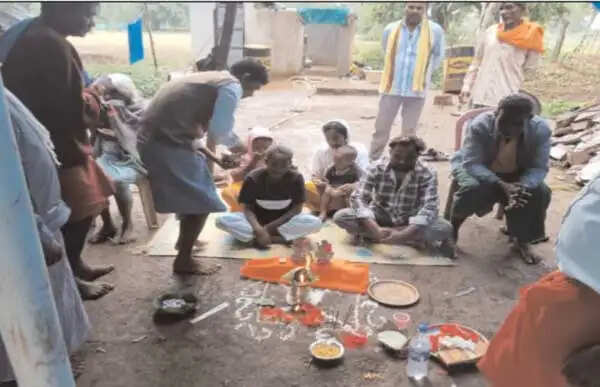 धर्मांतरित परिवार के सात सदस्यों ने ईसाई पंथ छोड़कर पुनः सनातन धर्म में की वापसी