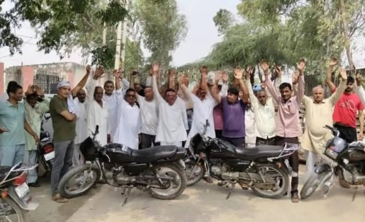 पानीपत: सात साल बाद भी फ्लाईओवर का काम अधूरा,ग्रामीणों ने किया प्रदर्शन