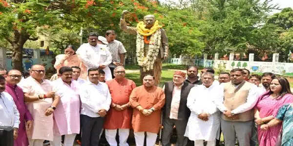 डॉ. श्यामा प्रसाद मुखर्जी के बलिदान दिवस पर भाजपा ने दी श्रद्धांजलि, राष्ट्र एकता के लिए उनके योगदान को किया याद
