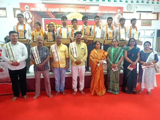 बच्चों को तराशने में विद्या भारती की महत्वपूर्ण भूमिकाः डॉ वीके कश्यप