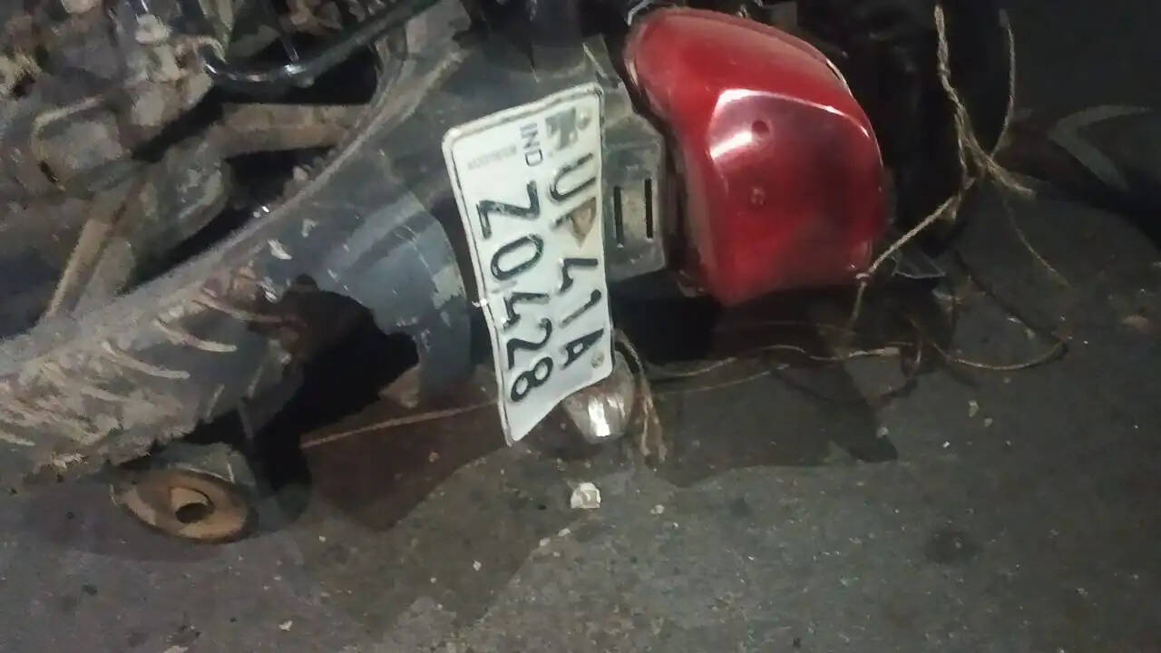 आलू लदी ट्रैक्टर ट्राली ने मारी टक्कर एक की मौत