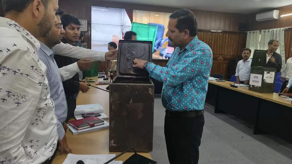 पंचायत चुनाव 2025 की तैयारी शुरू: निर्वाचन अधिकारियों का प्रथम प्रशिक्षण सत्र पूरा