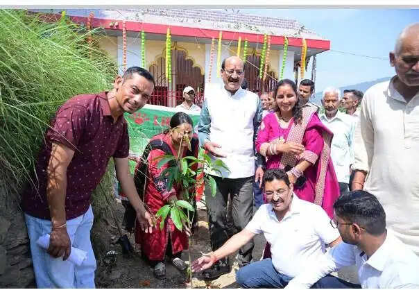 सनातन धर्म की परंपराएं समाज को एक सूत्र में पिरोती हैंः सुबोध उनियाल