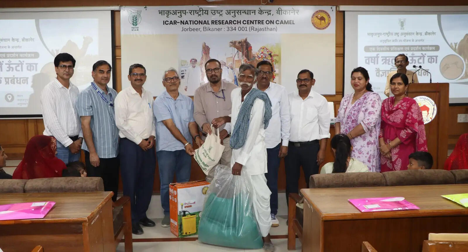 ग्रामीण परिवारों की आजीविका का महत्वपूर्ण आधार है पशुधन