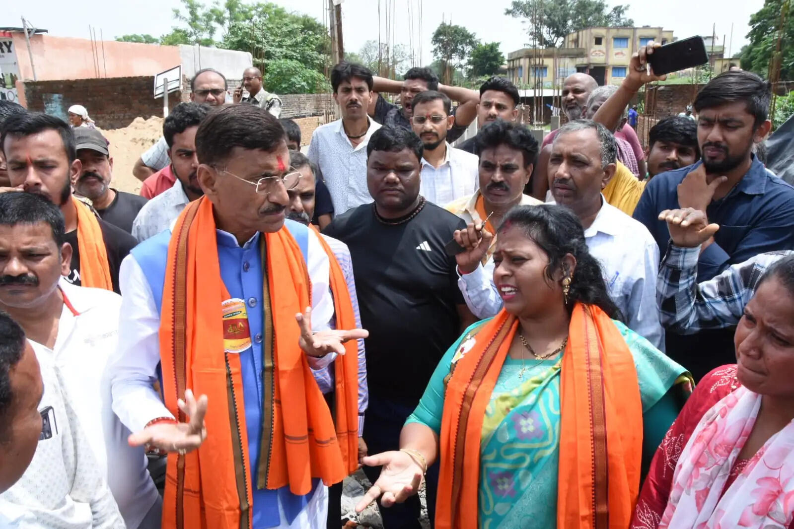 पंडरा में स्ट्रीट वेंडर्स को मिलेगा स्थायी बाजार, संजय सेठ और मेयर ने किया जगह चिन्हित