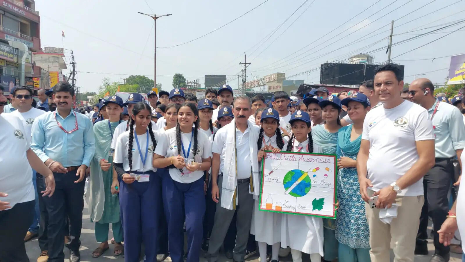चिट्टे के खिलाफ सीएम के साथ सड़को पर उतरे 40 हजार विद्यार्थी और शिक्षक