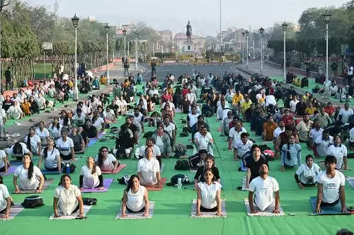 क्रीड़ा भारती की ओर से सामूहिक 'सूर्य नमस्कार' का आयोजन