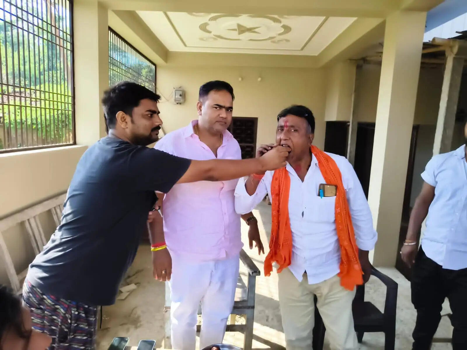 भाजपा की तीन राज्यों में हुई जीत पर मनाया गया जश्न