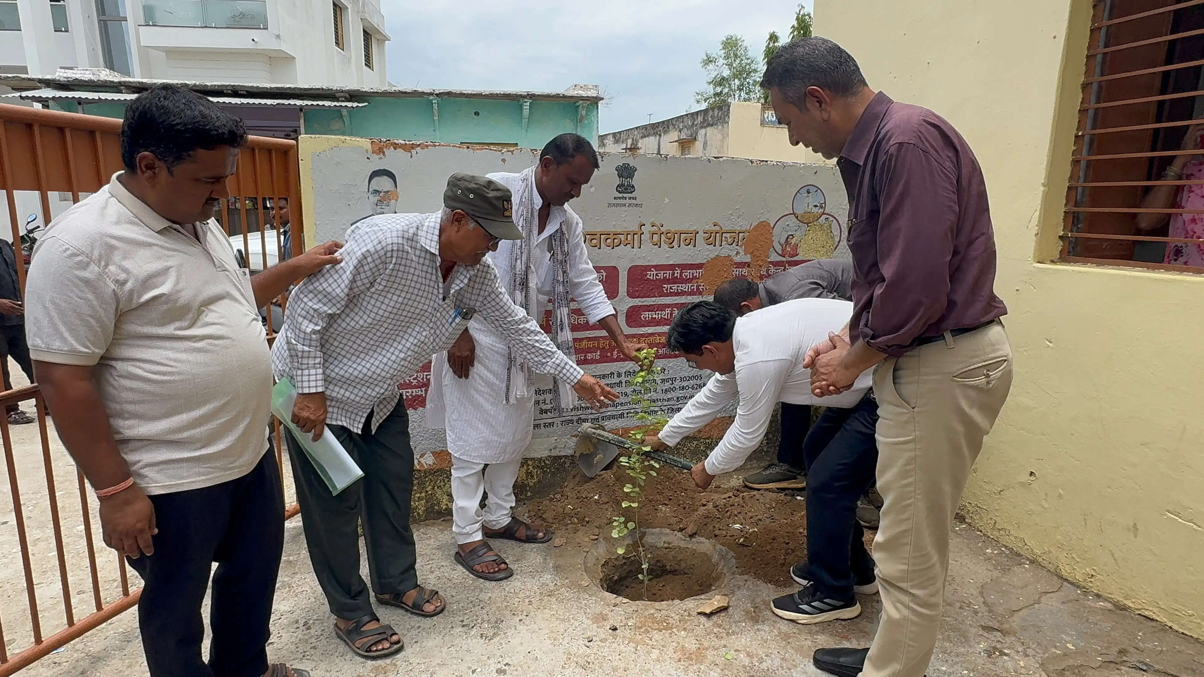 ग्रामीण सेवा शिविरों में योजनाओं का मिला लाभ