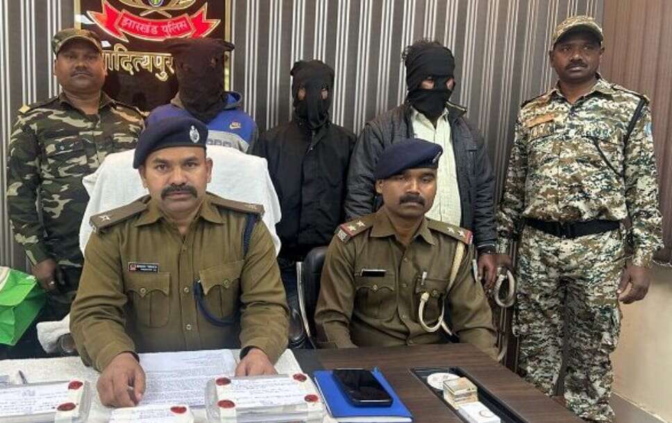 सिक्योरिटी गार्ड संदीप महतो हत्याकांड का खुलासा, तीन आरोपित गिरफ्तार