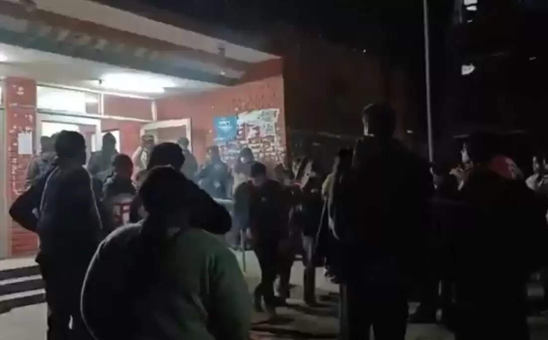 जेएनयू में सोमवार रात की घटना पर विश्वविद्यालय ने दी पुलिस को शिकायत