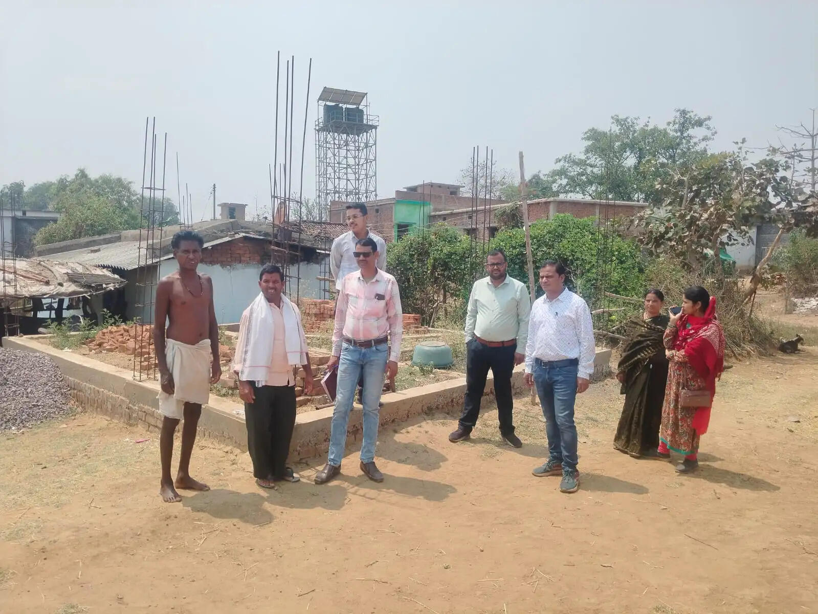 कोरगांव में जनमन आवास योजना का निरीक्षण, समय सीमा में पूर्ण करने के निर्देश