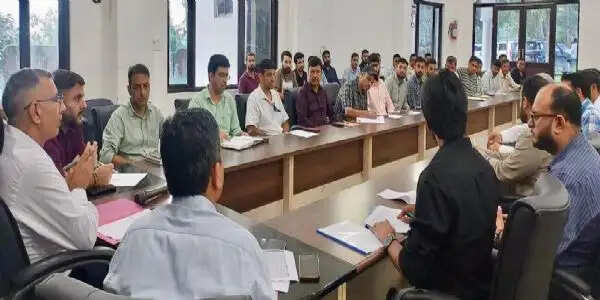 बिलावर में डीसी राजेश शर्मा ने की समीक्षा बैठक