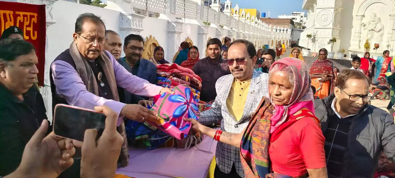 धूमधाम से मना श्री राधा कृष्ण मंदिर का स्थापना दिवस