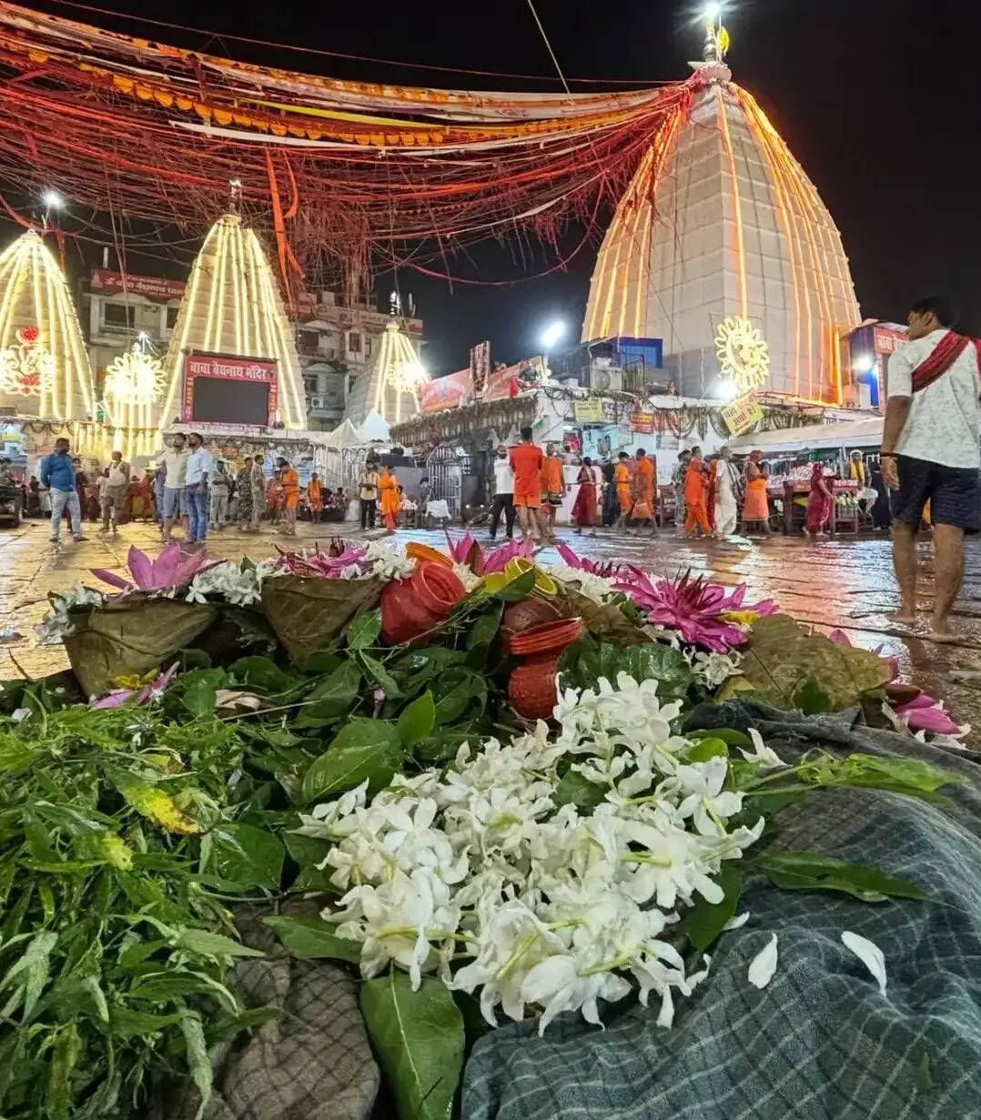 श्रावणी मेला के 28 वें दिन तड़के सुबह से बाबा मंदिर में जलार्पण शुरू