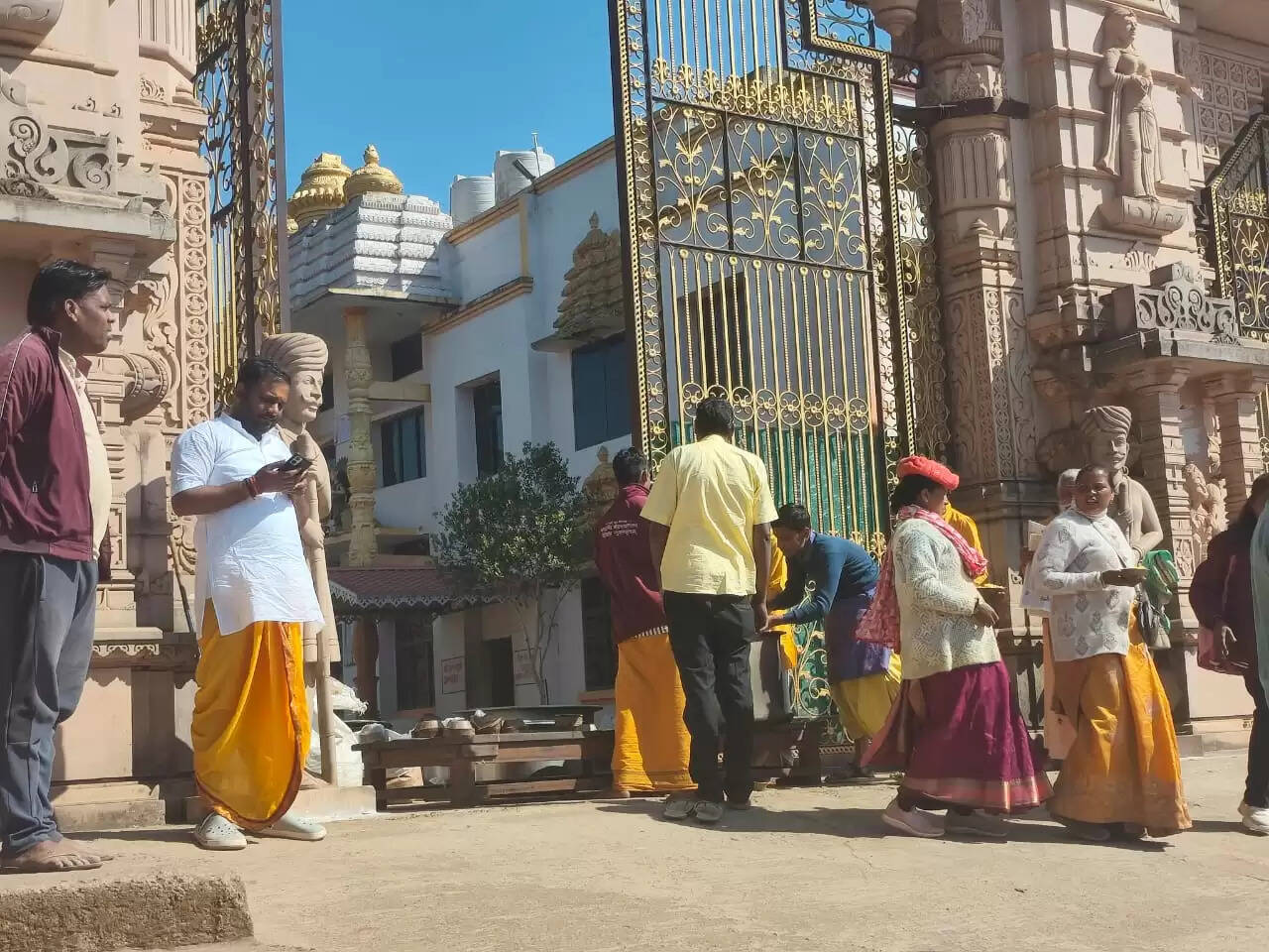 अनूपपुर: मकर संक्रांति पर विषेश मुहूर्त में श्रद्धालुओं ने नर्मदा उद्गम कुंड में लगाई आस्था की डुबकी