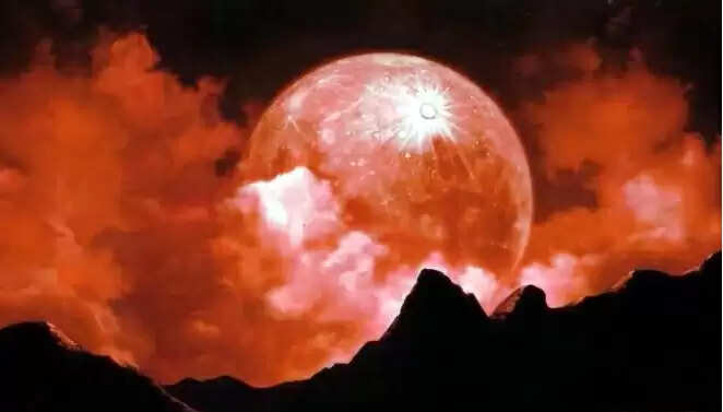 कल रात दिखेगा पूर्ण चंद्र ग्रहण, ‘ब्लड मून’ के साथ लालिमा से निखरेगा चंद्रमा का सौंदर्य
