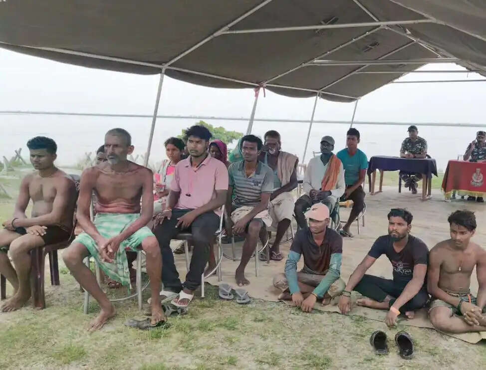 कोसी तटबंध पर एसएसबी ने किया आपदा बचाव अभ्यास