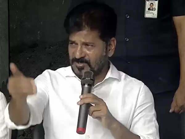 तेलंगाना केमिकल फैक्टरी विस्फोट: मुख्यमंत्री रेवंत रेड्डी ने किया घटनास्थल का दौरा