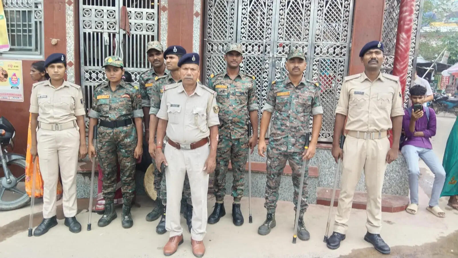 छात्र आंदोलन के मद्देनजर सुपौल में हाई अलर्ट, पुलिस का फ्लैग मार्च