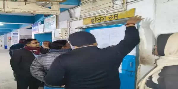 एसडीएम ने अधिकारियों के साथ अलाव व्यवस्था और अस्पताल का लिया जायजा