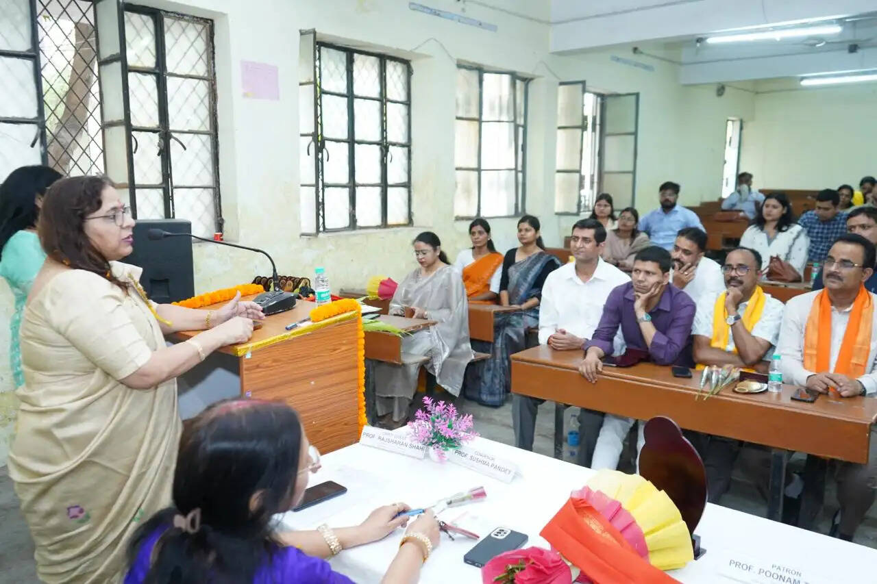 भारतीय शिक्षा को सूचना नहीं, बल्कि ज्ञान का केंद्र बनाना होगा : प्रो. राजशरण शाही