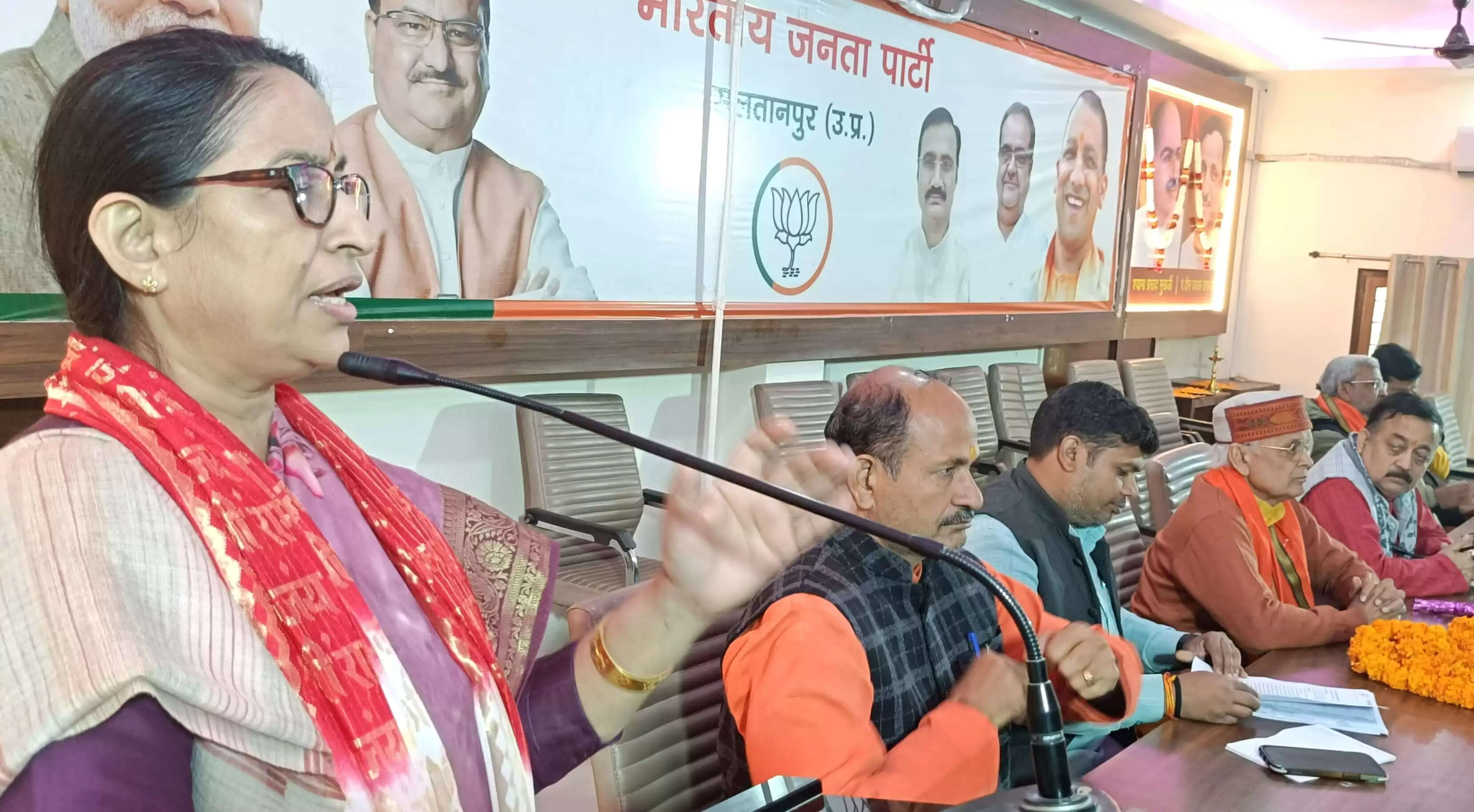 एसआईआर लोकतंत्र का पर्व, 10 दिन का करें बेहतर उपयोग : मीना चौबे