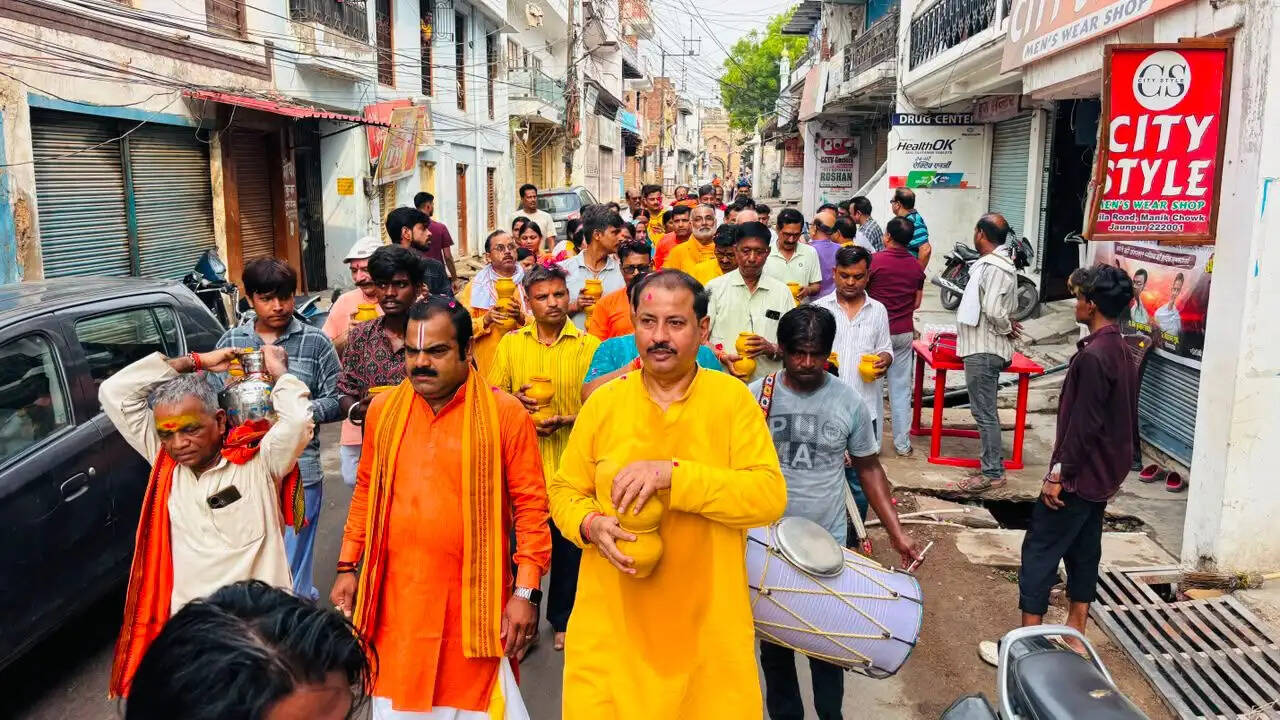 वैदिक मंत्रोच्चार के बीच भगवान जगन्नाथ, बलभद्र व सुभद्रा का हुआ भव्य स्नान, हजारों श्रद्धालु बने साक्षी
