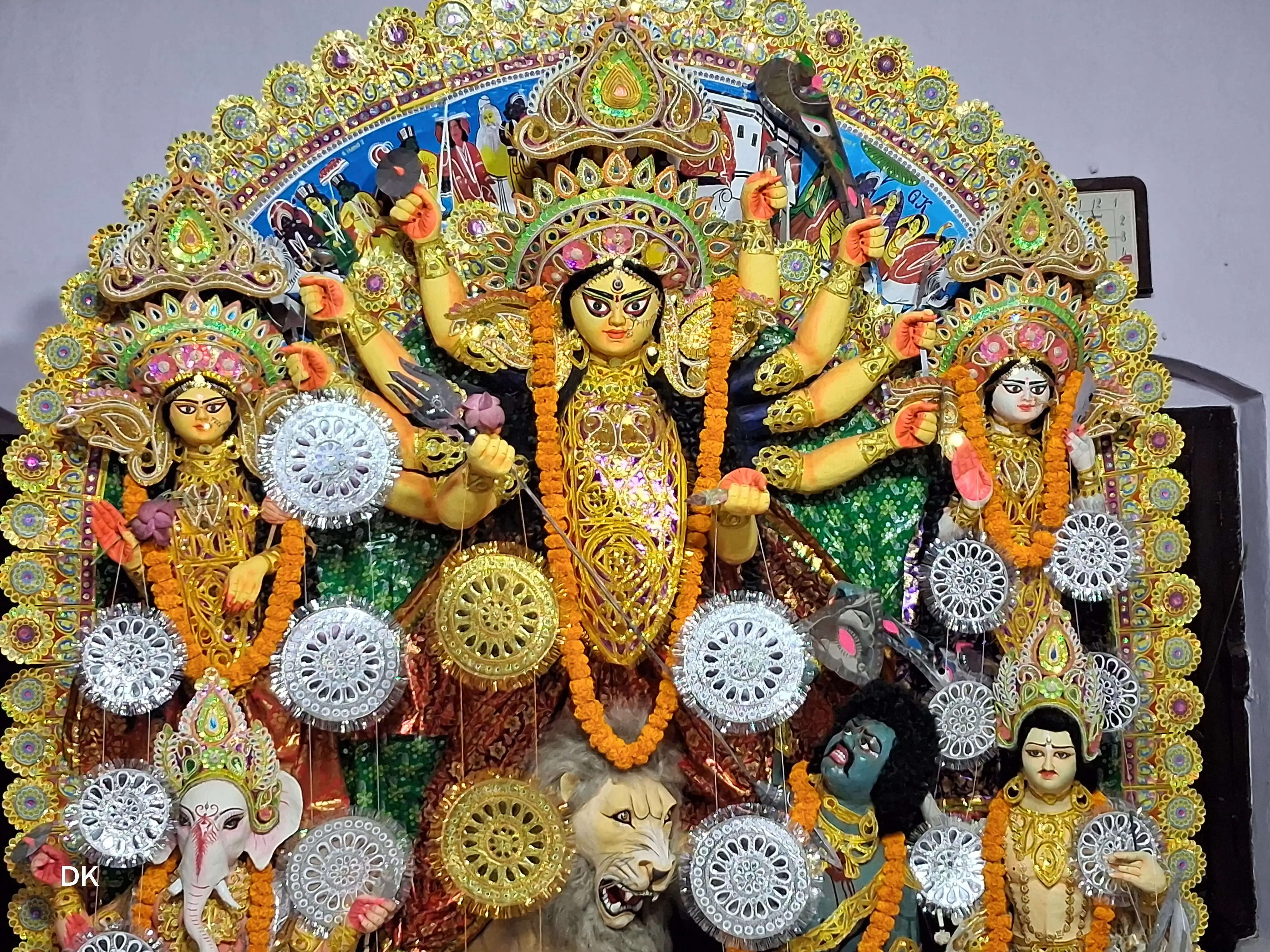 छपरा के कालीबाड़ी में बंगाली पद्धति से हो रही मां की आराधना