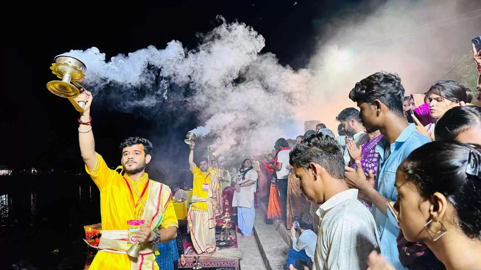 रायपुर : महादेव घाट रायपुर में फिर दिखा खारुन गंगा महाआरती का उल्लास