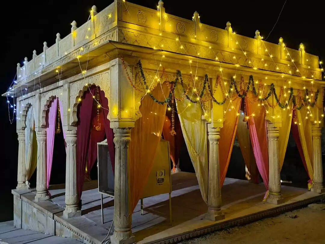 खास अंदाज में स्वर्णिम आभा सी दमक रही स्वर्ण नगरी जैसलमेर