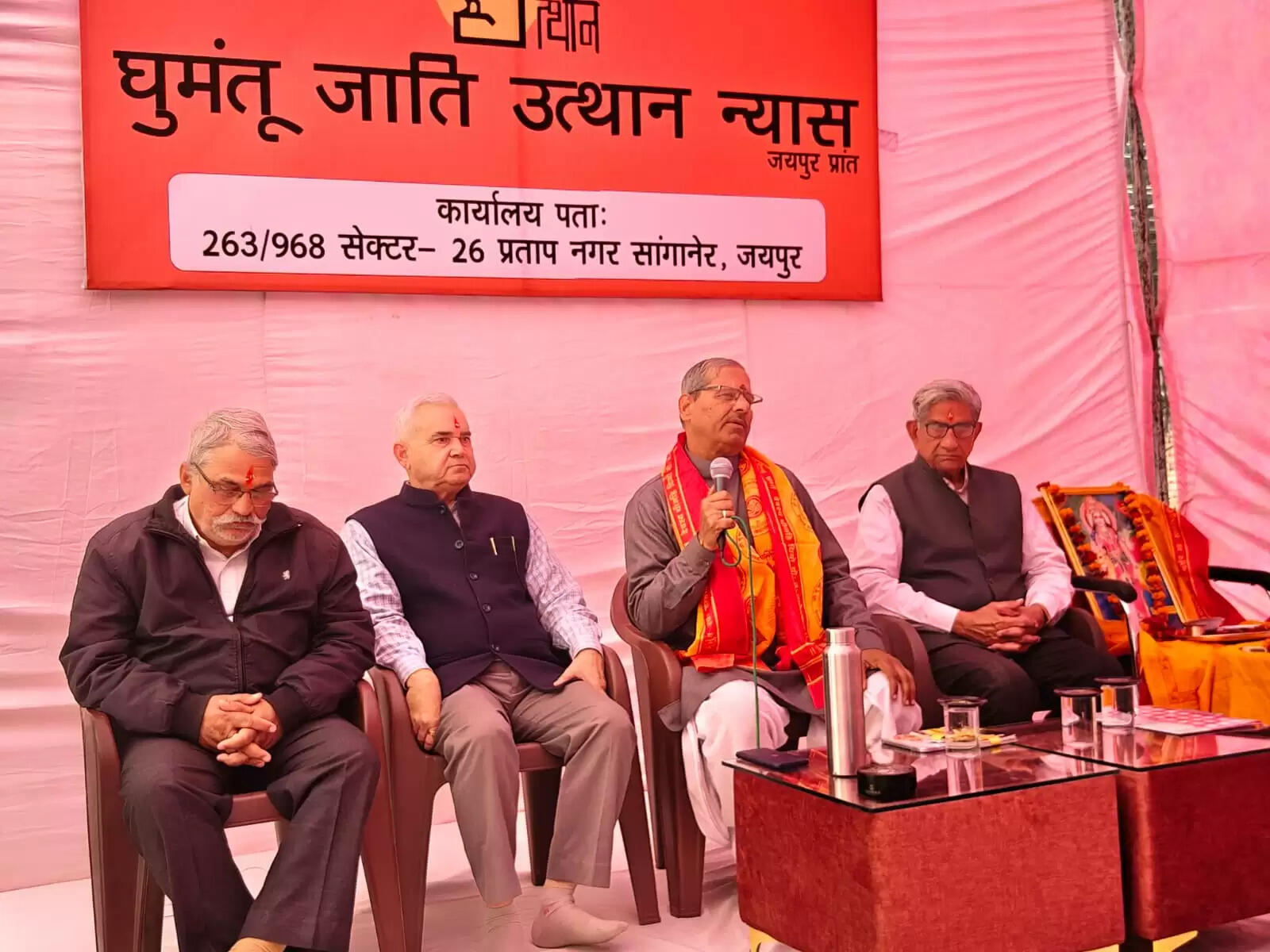 भावग्रस्त लोगों की सहायता करना ही मानव धर्म : दुर्गादास