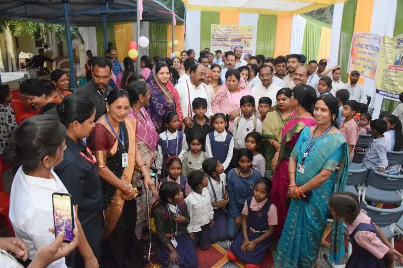 शिक्षा सूर्य की तरह अज्ञानता के अंधेरे को दूर करती हैः मंत्री संपतिया उइके