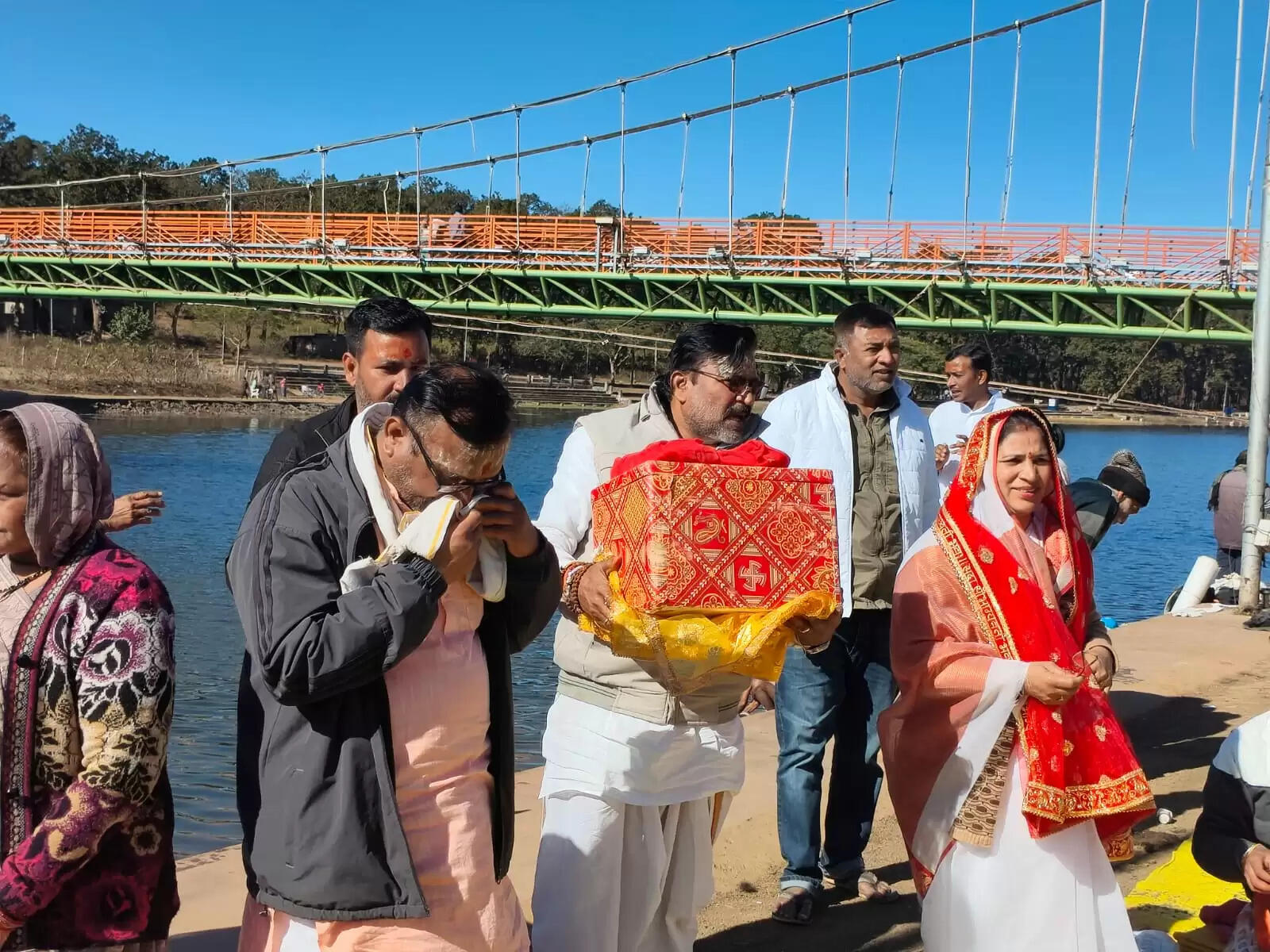 अनूपपुर: नर्मदा परिक्रमा करते परिजनों के साथ अमरकंटक पहुंचे सांसद गजेंद्र सिंह पटेल, किया नर्मदा पूजन