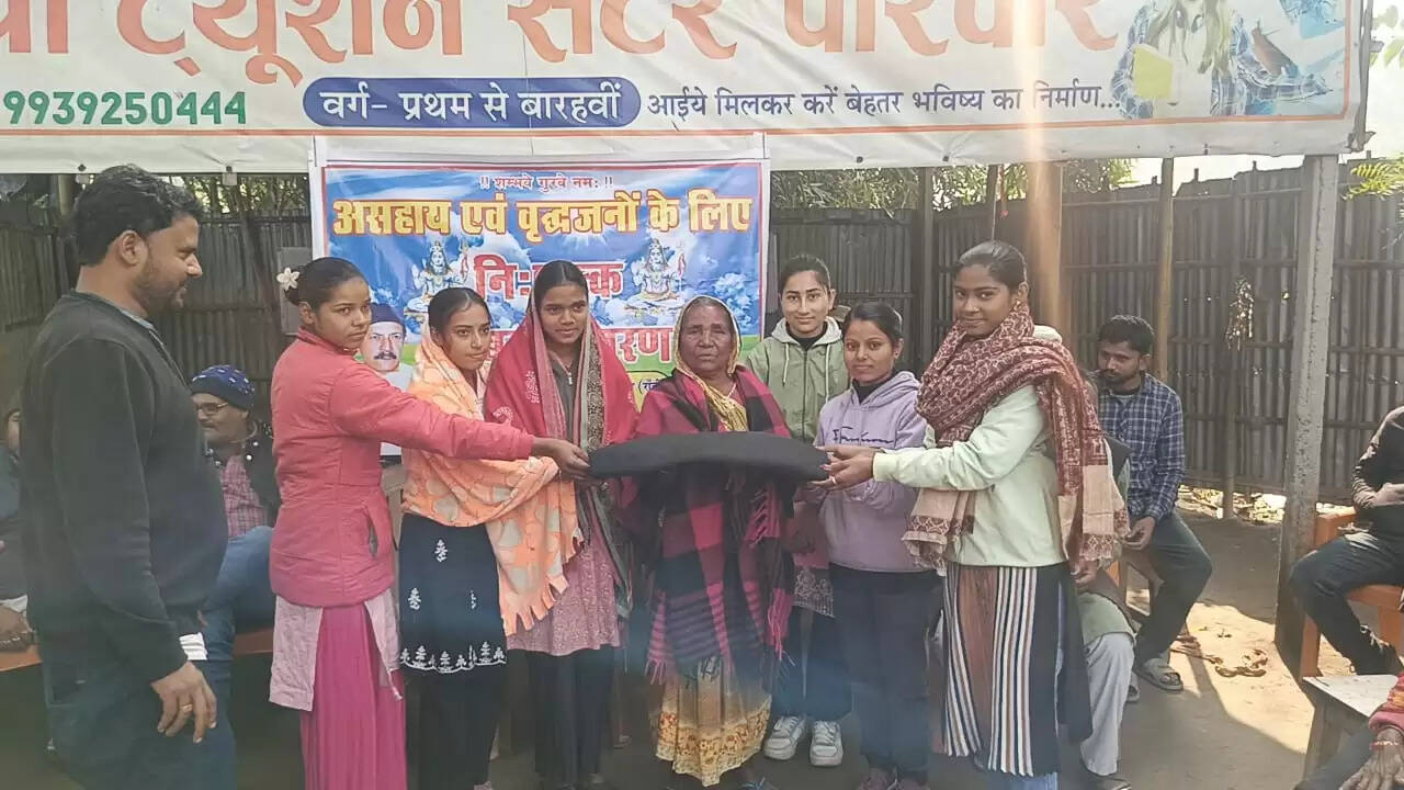 शिव शिष्यों ने किया जरुरतमंदो के बीच कंबल का वितरण